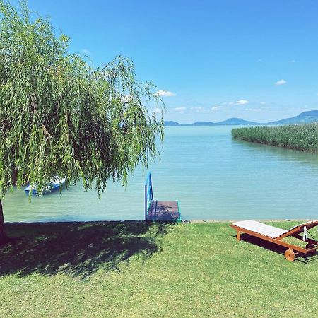 Balaton A Kertben - Balaton In The Garden - Beachfront Houses With Beautiful View, Private Beach Balatonfenyves Εξωτερικό φωτογραφία