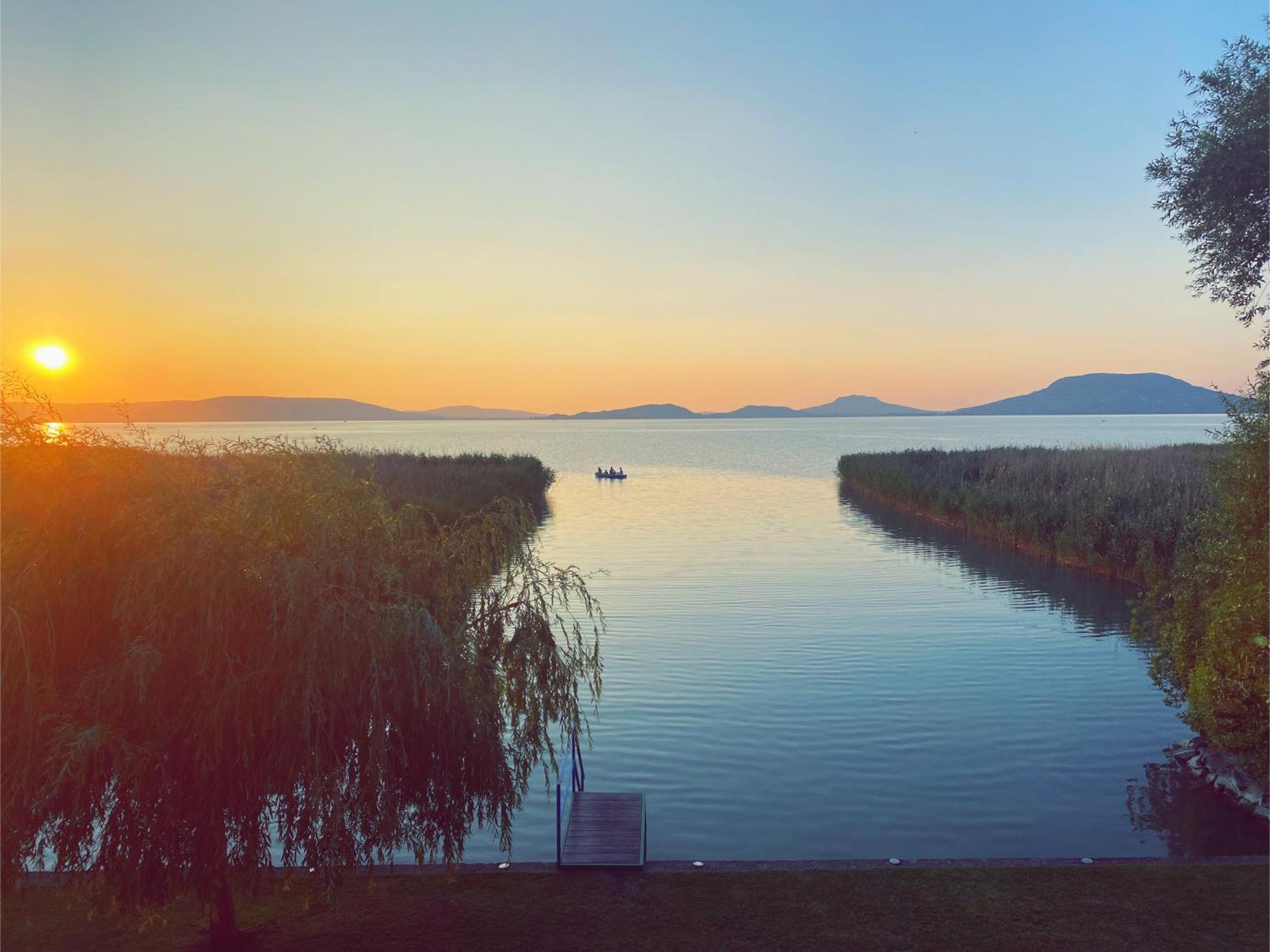 Balaton A Kertben - Balaton In The Garden - Beachfront Houses With Beautiful View, Private Beach Balatonfenyves Εξωτερικό φωτογραφία